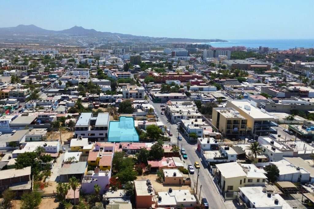 Cabo San Lucas Pedregal Csl Welcome to your cozy piece of paradise in the heart of Pedregal! This lovely 4-bedroom, 3-bathroom home is full of classic Mexican charm. Beautifully maintained, the house has a warm, cheerful energy that makes you feel right at home the moment you walk through the door.Enjoy relaxing afternoons and stunning Marina – 292 Ignacio Zaragoza, Cabo San Lucas, BS