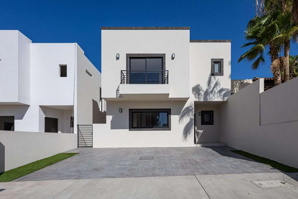 Cabo San Lucas 4 De Marzo Casa Belia Investment Opportunity in the Heart of 4 de MarzoWelcome to Casa Belia, a versatile property located in the heart of the popular Colonia 4 de Marzo neighborhood in Cabo San Lucas. Positioned on a highly visible corner lot, this unique property combines residential comfort with commercial potential, making it an excellent opportunity for homeowners, investors, or entrepreneurs.The property features:* A comfortable main house with a spacious outdoor patio* Separate studio space ideal for guests, rental income, or a private office* Commercial/business area with street exposure* Multiple access points and flexible parking options* Gated perimeter for privacy and security* Large tiled courtyard perfect for entertaining or future improvementsIts strategic cor – D2 Palma Real, Cabo San Lucas, BS