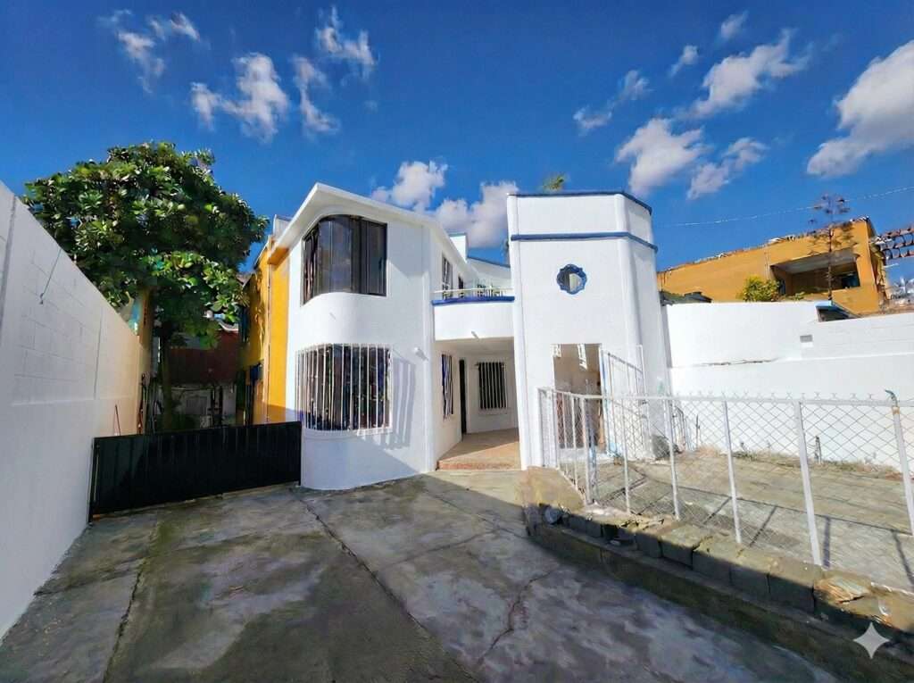 Cabo San Lucas Csl N-E Of19:Genral This completely private property offers privacy and security, ideal for comfortable living. It features 2 bedrooms, 2 bathrooms, a full kitchen, living room, dining room, garden, a 333.meter perimeter wall, a service patio, a laundry area, and a second-level deck/terrace.Conveniently located just minutes from shopping centers and restaurants, with quick access to the highways to La Paz and San José.Esta Propiedad Completamente Privada Ofrece Privacidad Y Seguridad. Ideal Para Una Vida Cómoda. Cuenta Con 2 Recamaras, 2 Baños, Cocina Completa, Sala, Comedor, Jardín, Barda Perimetral De 333 M.L. Patio De Servicio, Área De Lavado, En 2Do. Nivel Cuenta Con Un Deck Terraza.Ubicada A Solo Minutos De Centros Comerciales, Restaurantes, Con Rápido Acceso A La Carretera A La Paz- Los – 5 C Profesor Lucas Martinez, Cabo San Lucas, BS