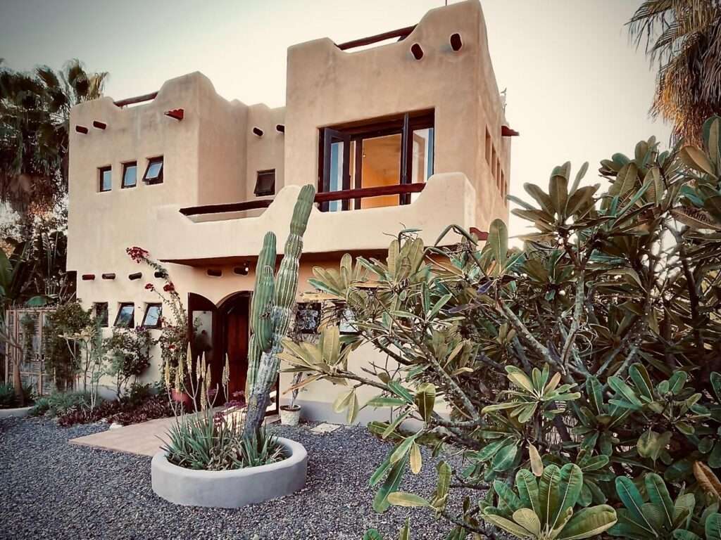 Cabo San Lucas Csl N-E Of19:Genral This completely private property offers privacy and security, ideal for comfortable living. It features 2 bedrooms, 2 bathrooms, a full kitchen, living room, dining room, garden, a 333.meter perimeter wall, a service patio, a laundry area, and a second-level deck/terrace.Conveniently located just minutes from shopping centers and restaurants, with quick access to the highways to La Paz and San José.Esta Propiedad Completamente Privada Ofrece Privacidad Y Seguridad. Ideal Para Una Vida Cómoda. Cuenta Con 2 Recamaras, 2 Baños, Cocina Completa, Sala, Comedor, Jardín, Barda Perimetral De 333 M.L. Patio De Servicio, Área De Lavado, En 2Do. Nivel Cuenta Con Un Deck Terraza.Ubicada A Solo Minutos De Centros Comerciales, Restaurantes, Con Rápido Acceso A La Carretera A La Paz- Los – Camino del Conejo, PEDREGAL, Cabo San Lucas, BS
